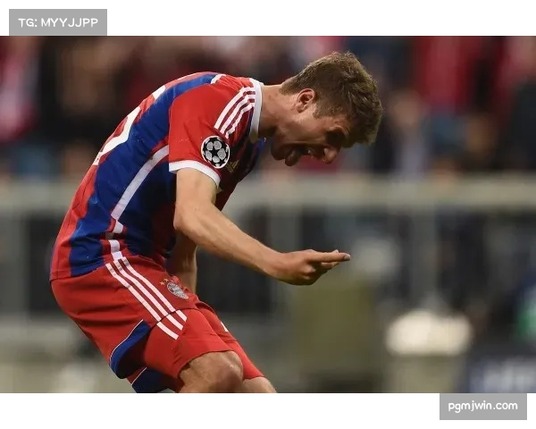 莱万多夫斯基复出登场 巴萨进攻体系更趋完善